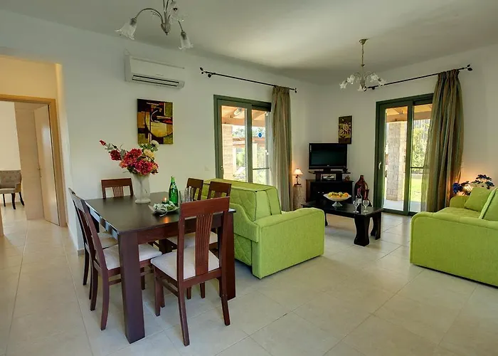 Uranos Villa *